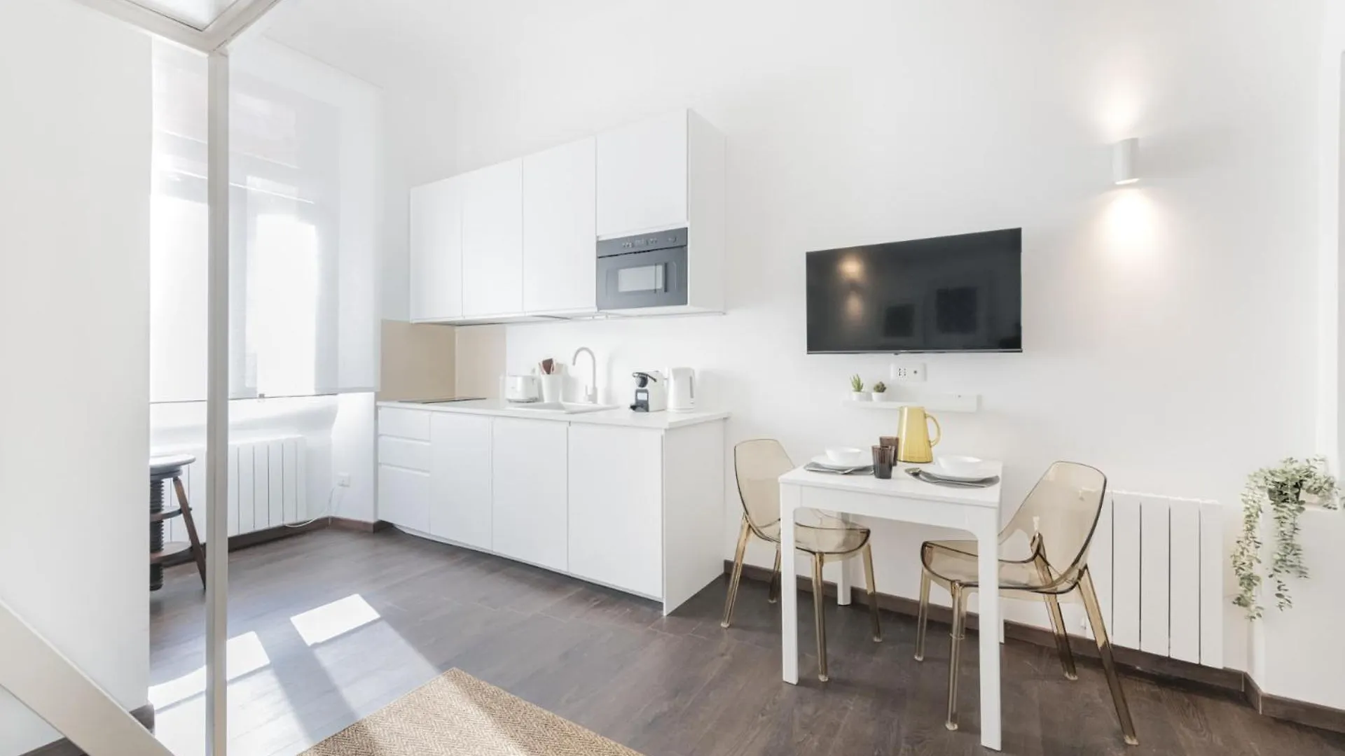 Easylife - Monolocale Soppalcato In Porta Romana Milánó